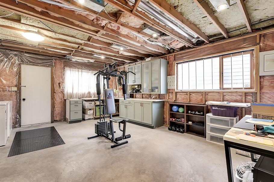 2419 Weymouth Place North Vancouver, BC - 26