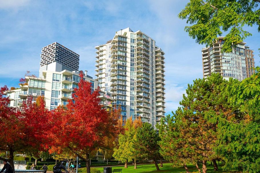 305 638 Beach Crescent Vancouver, BC - 1