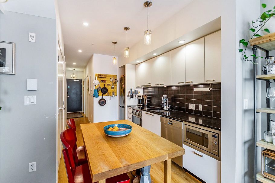 304 557 E Cordova Street Vancouver, BC - 5