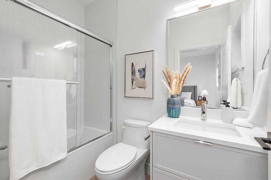 2 878 E 37th Avenue Vancouver, BC - 26