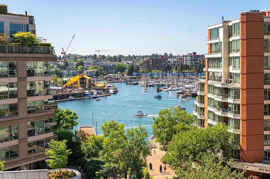 805 1500 Hornby Street Vancouver, BC - 2