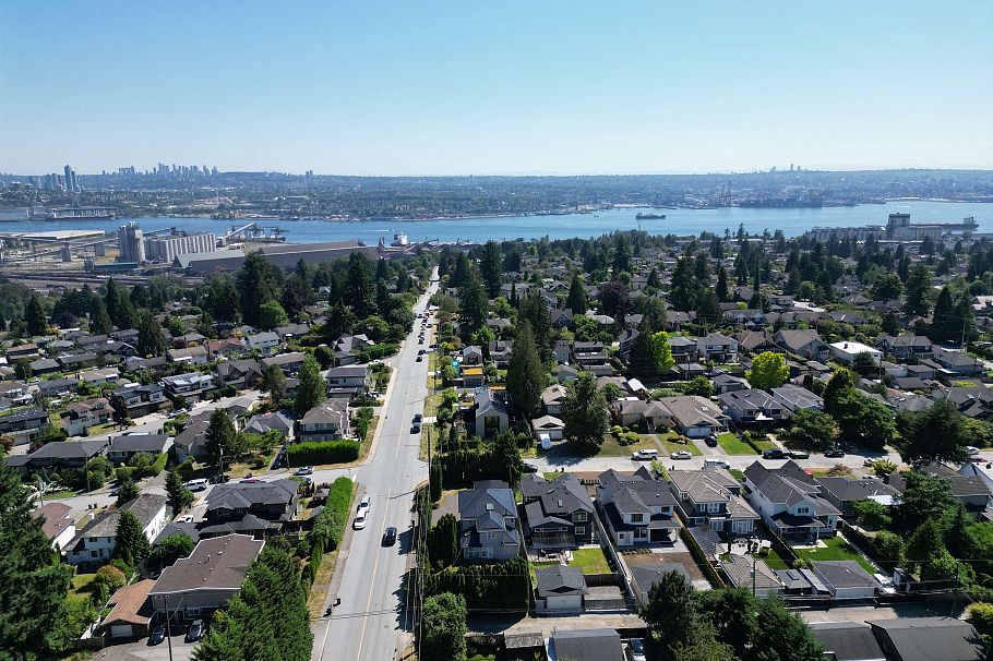 796 E 11th Street North Vancouver, BC - 7