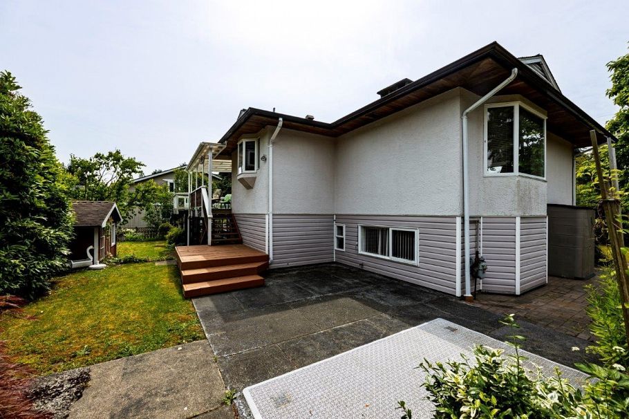 3588 Allan Road North Vancouver, BC - 16