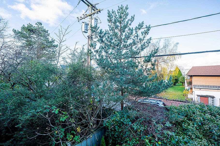 208 633 W 16th Avenue Vancouver, BC - 31