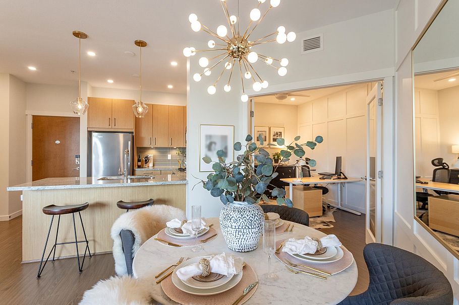 526 119 W 22nd Street North Vancouver, BC - 5