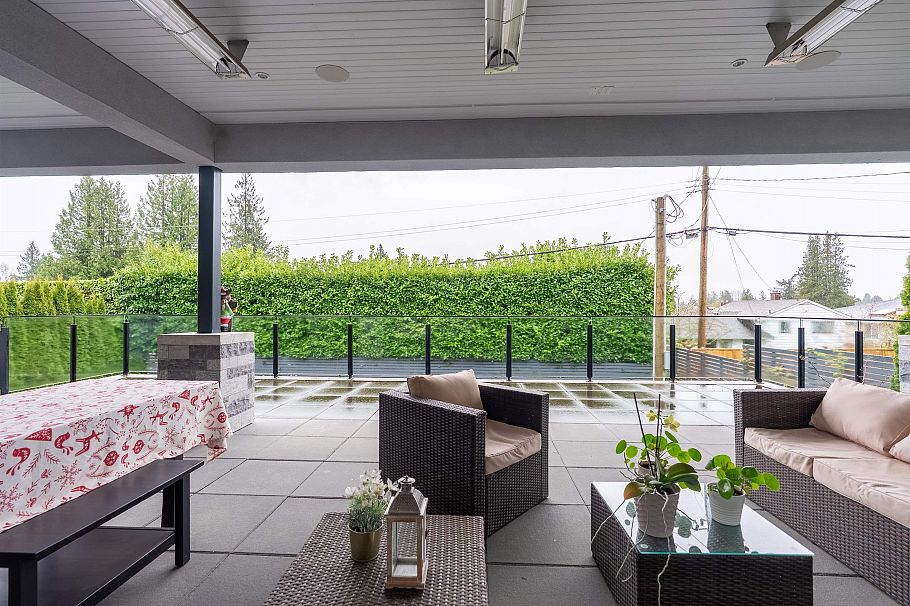 925 Beaumont Drive North Vancouver, BC - 38