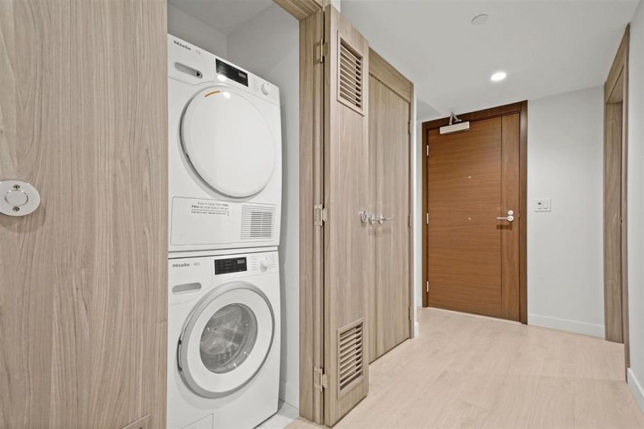 1206 1768 Cook Street Vancouver, BC - 9