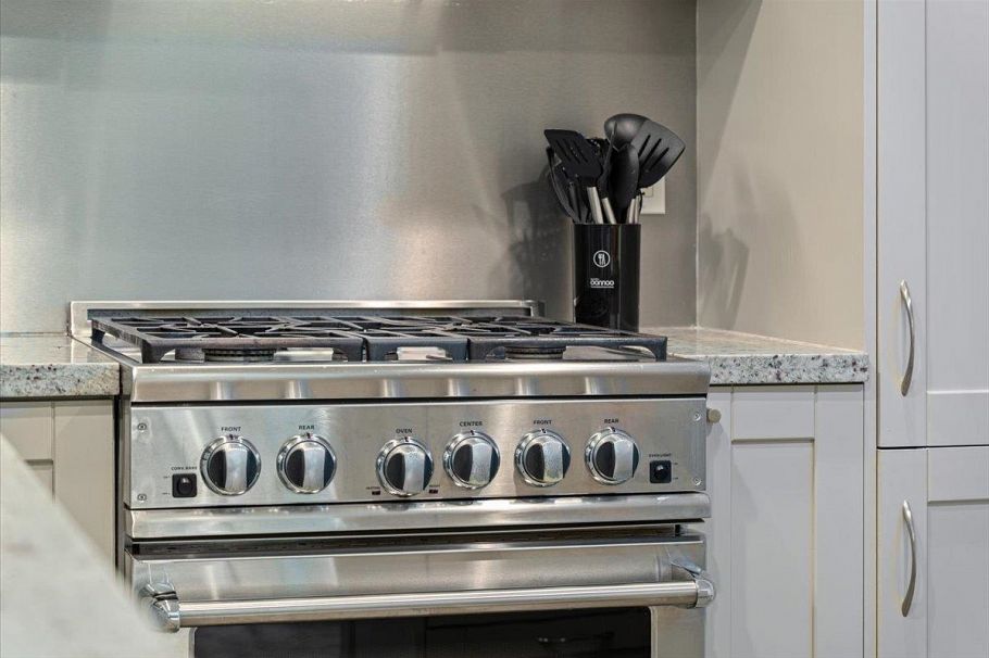 1139 Homer Street Vancouver, BC - 12