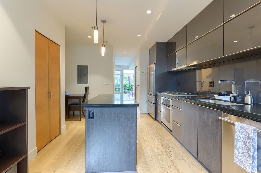 2915 Wall Street Vancouver, BC - 8