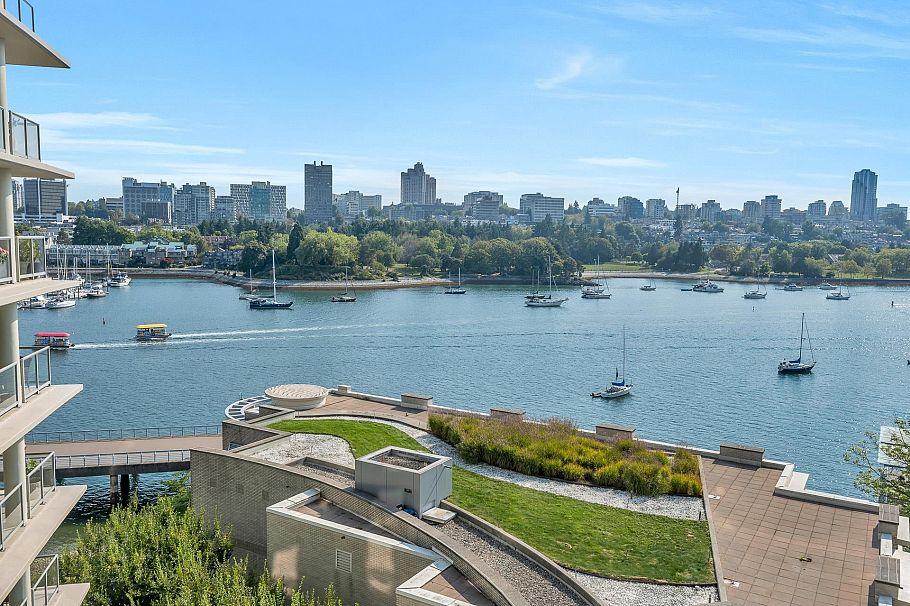 801 1328 Marinaside Crescent Vancouver, BC - 17