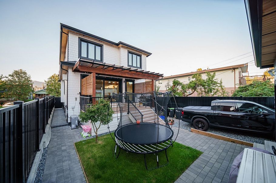 2428 Franklin Street Vancouver, BC - 32