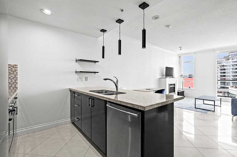 707 162 Victory Ship Way North Vancouver, BC - 10