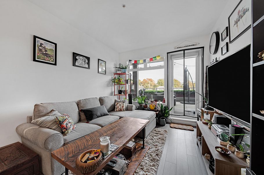 202 2408 Grant Street Vancouver, BC - 5