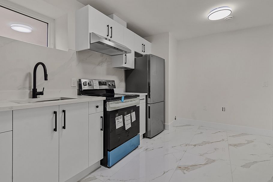 1 585 E 60th Avenue Vancouver, BC - 24