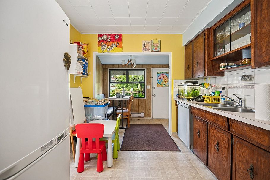 565 E 50th Avenue Vancouver, BC - 7