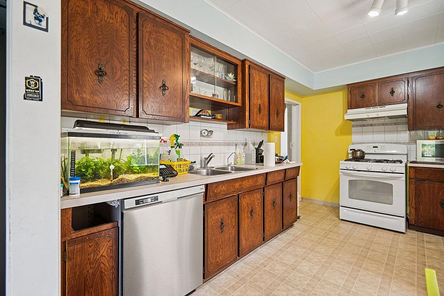 565 E 50th Avenue Vancouver, BC - 10