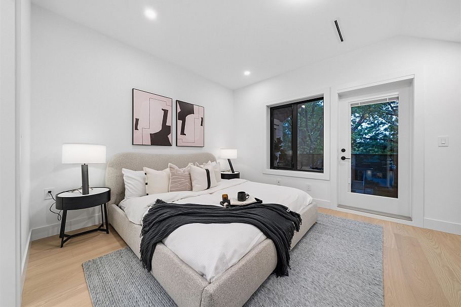 2493 Eton Street Vancouver, BC - 21