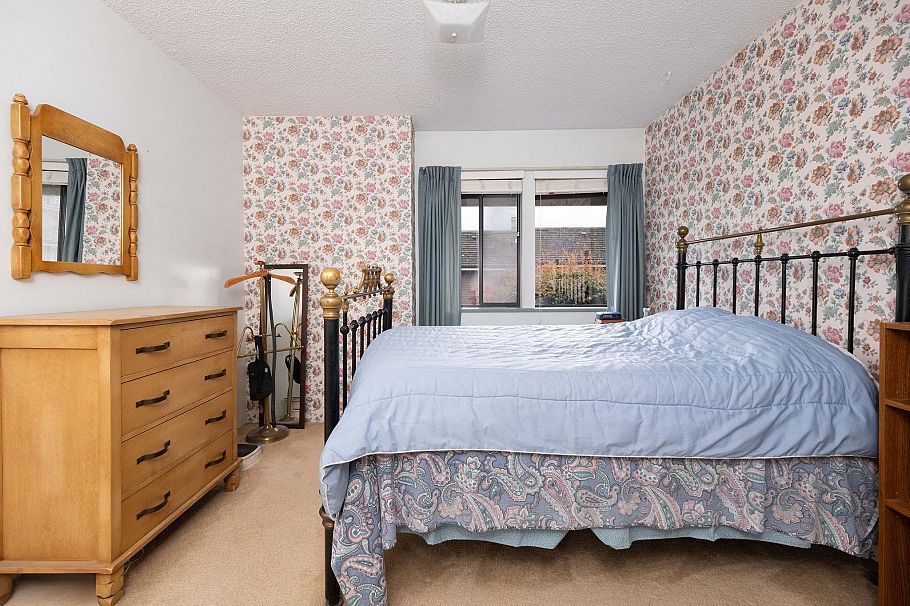 14 251 W 14th Street North Vancouver, BC - 14