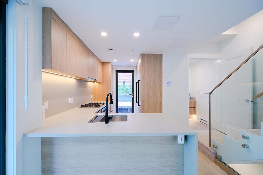 6322 Oak Street Vancouver, BC - 7