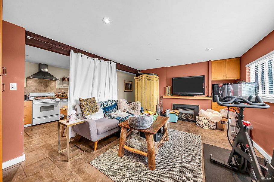 562 Alpine Court North Vancouver, BC - 27