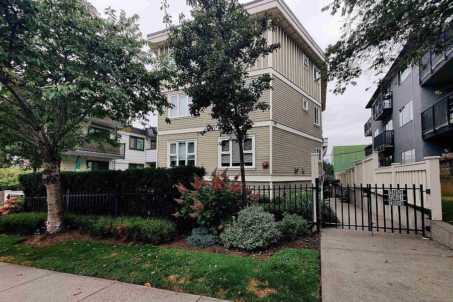 2055 Triumph Street Vancouver, BC - 1