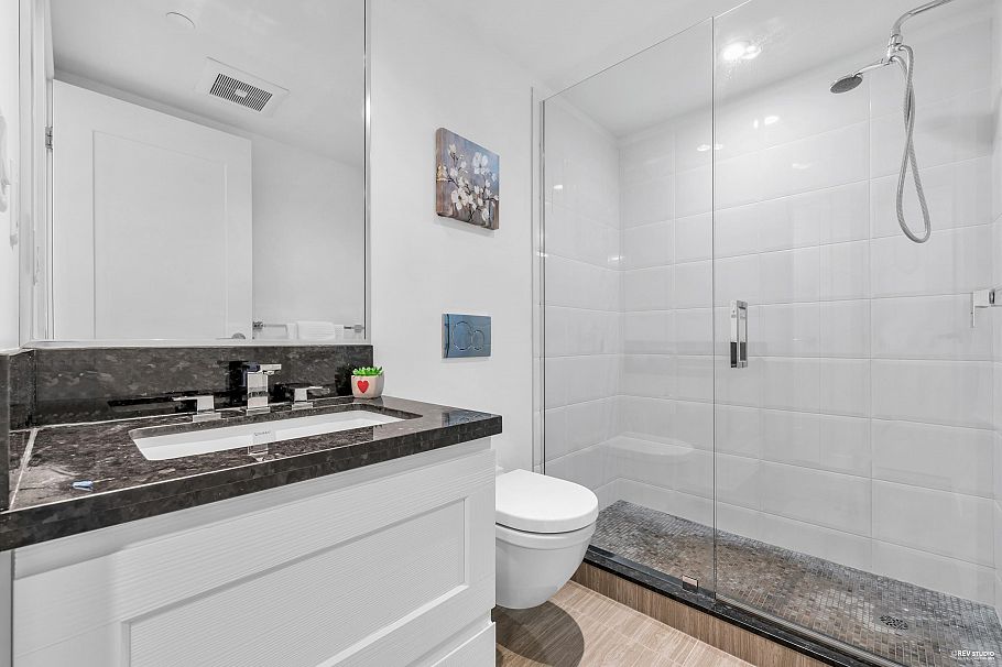 2303 3355 Binning Road Vancouver, BC - 22