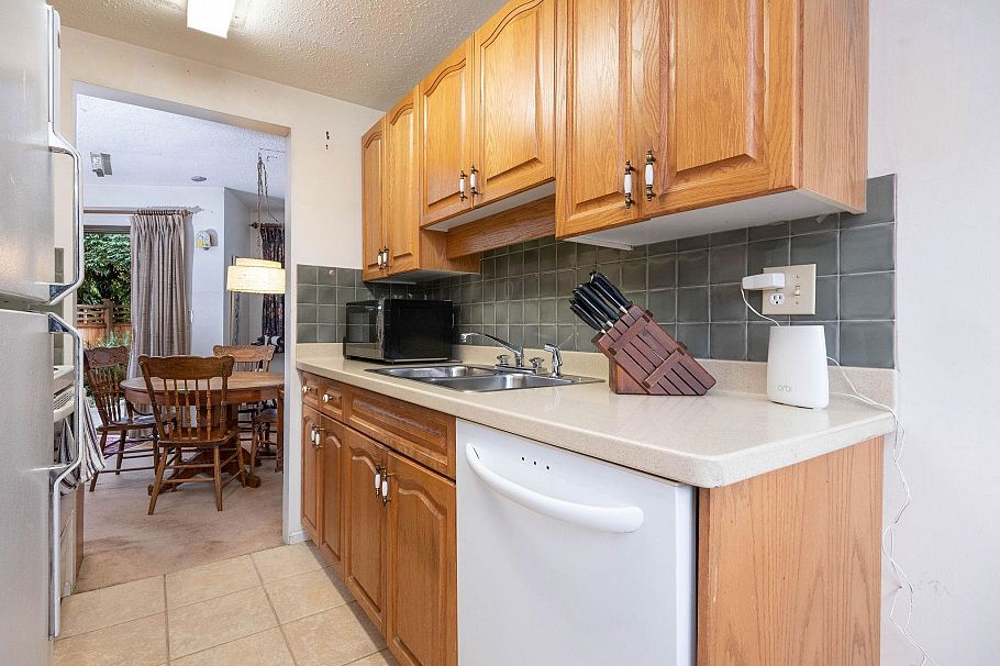 14 251 W 14th Street North Vancouver, BC - 8