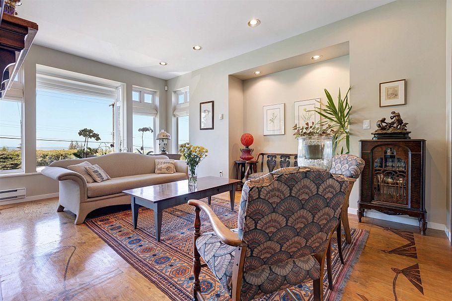 670 Montroyal Boulevard North Vancouver, BC - 7