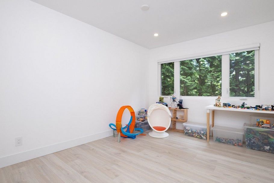 4283 Capilano Road North Vancouver, BC - 27