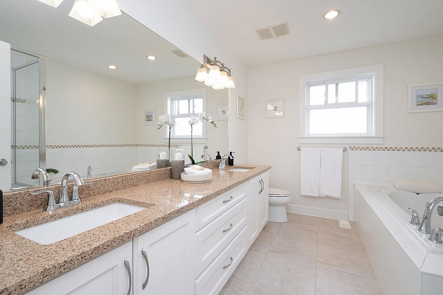 308 E 9th Street North Vancouver, BC - 16