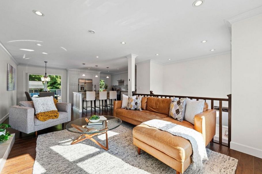 814 Plymouth Drive North Vancouver, BC - 8