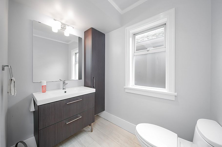 2896 W 41st Avenue Vancouver, BC - 28