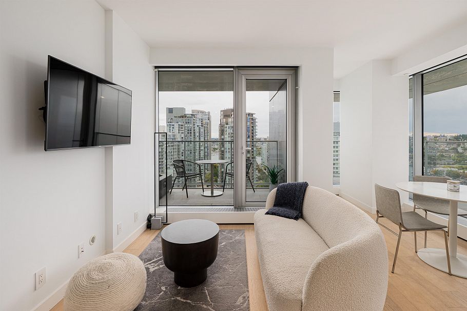 2602 1480 Howe Street Vancouver, BC - 4