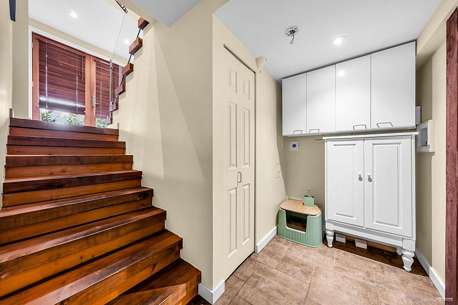 562 Alpine Court North Vancouver, BC - 15