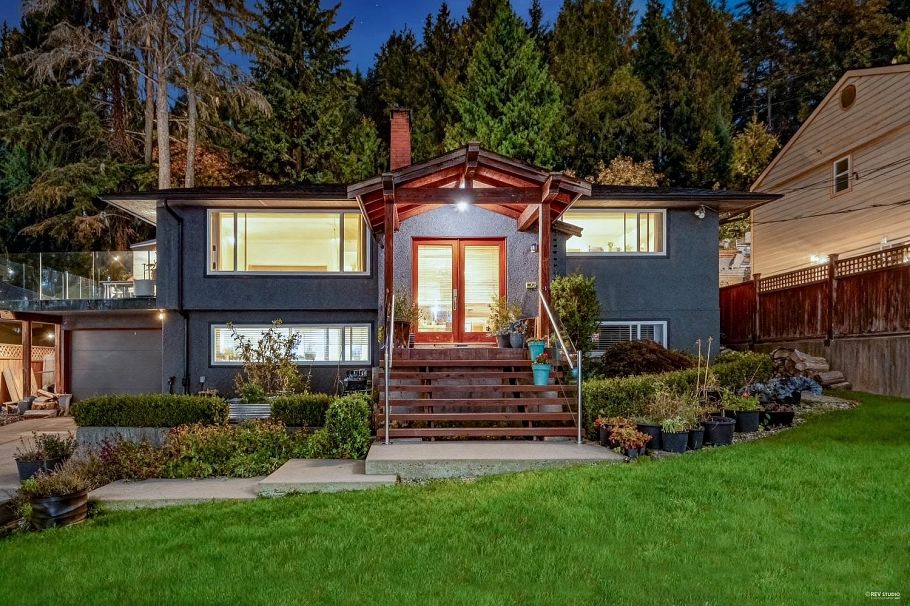 562 Alpine Court North Vancouver, BC - 1