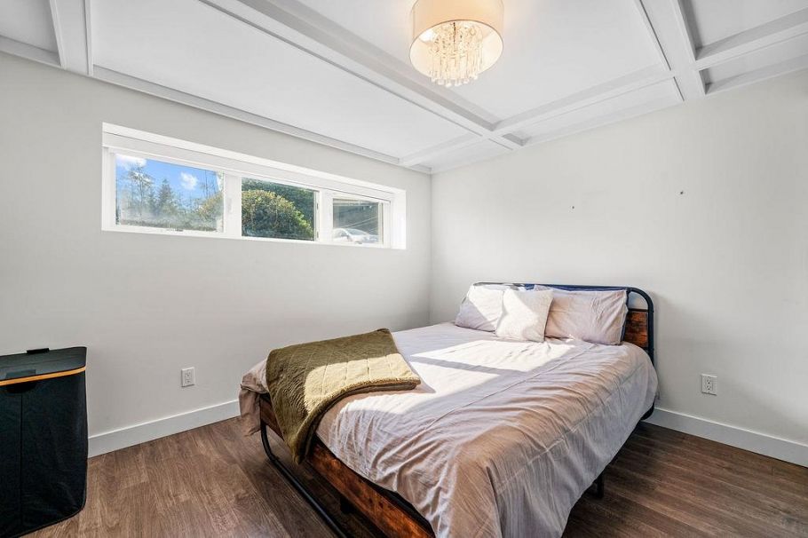 814 Plymouth Drive North Vancouver, BC - 31