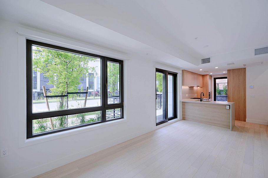 6322 Oak Street Vancouver, BC - 6