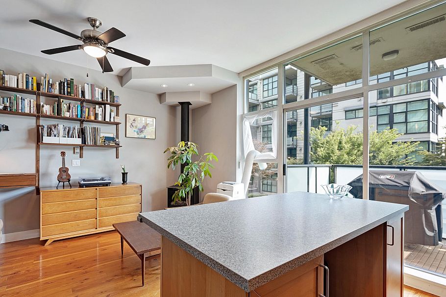 213 8988 Hudson Street Vancouver, BC - 8