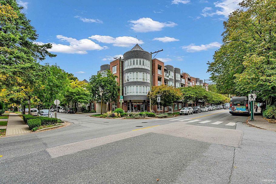 305 868 W 16th Avenue Vancouver, BC - 29