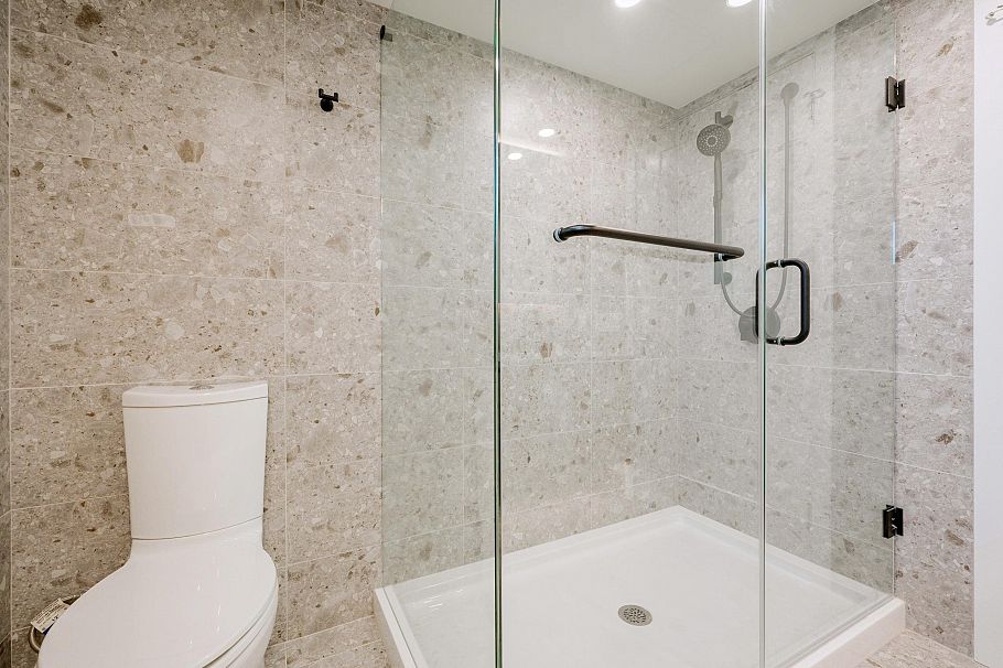 6322 Oak Street Vancouver, BC - 21