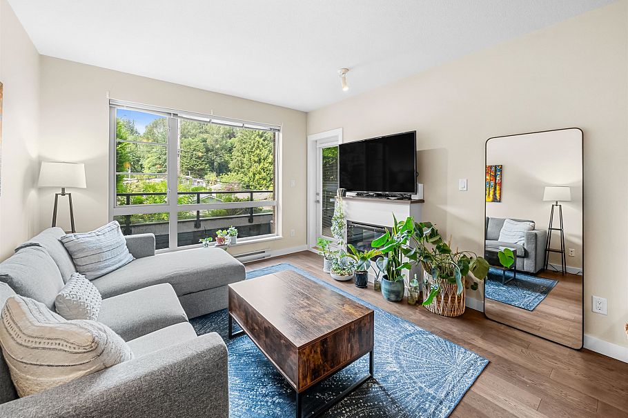 215 1330 Marine Drive North Vancouver, BC - 4