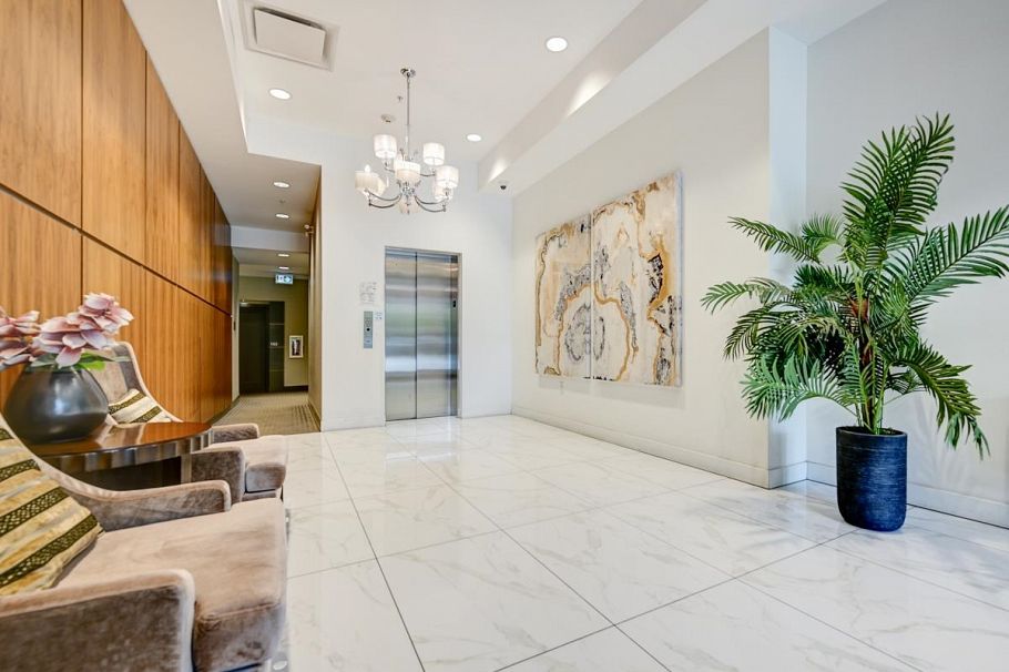 310 5325 West Boulevard Vancouver, BC - 5