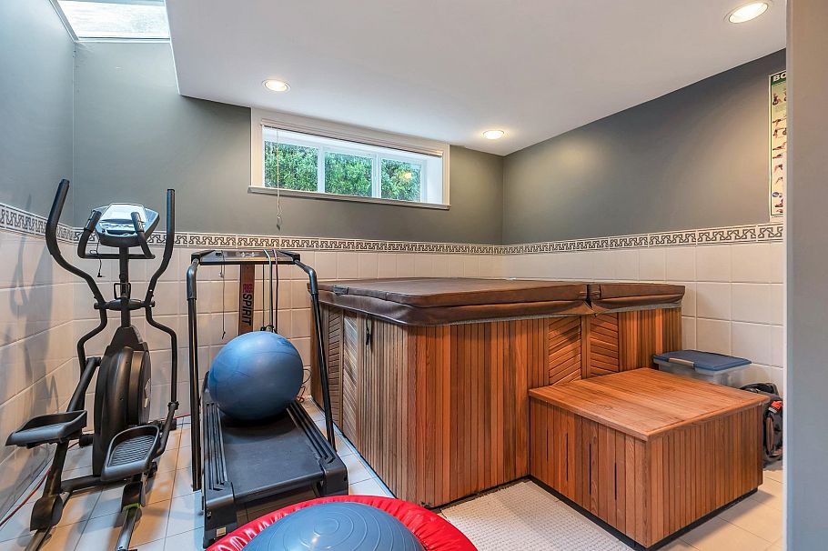 5062 Granville Street Vancouver, BC - 35