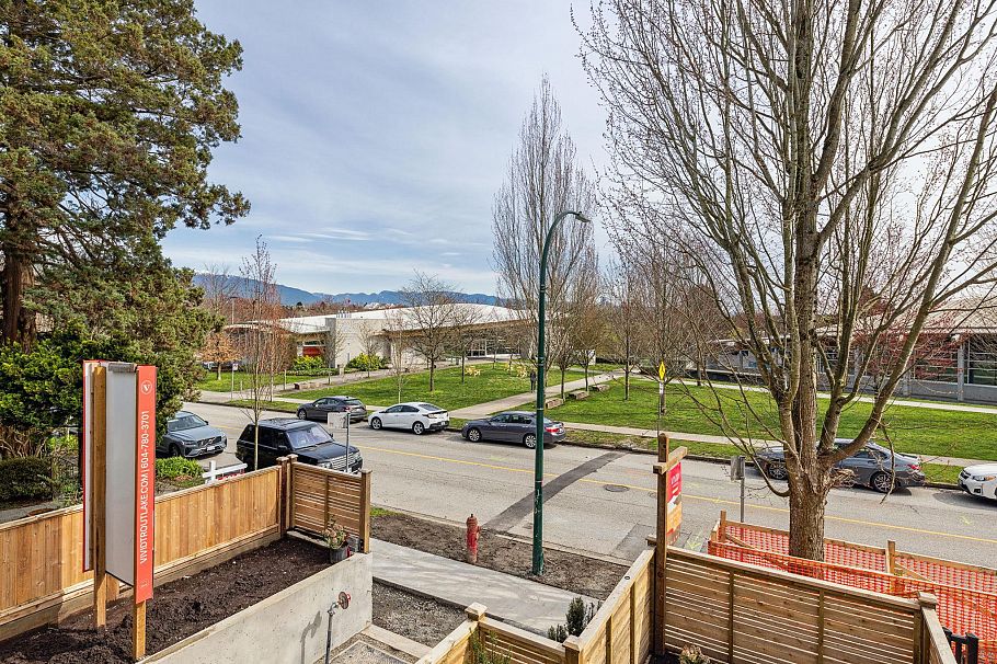 3381 Victoria Drive Vancouver, BC - 37