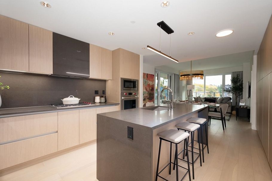 209 3636 W 39th Avenue Vancouver, BC - 4