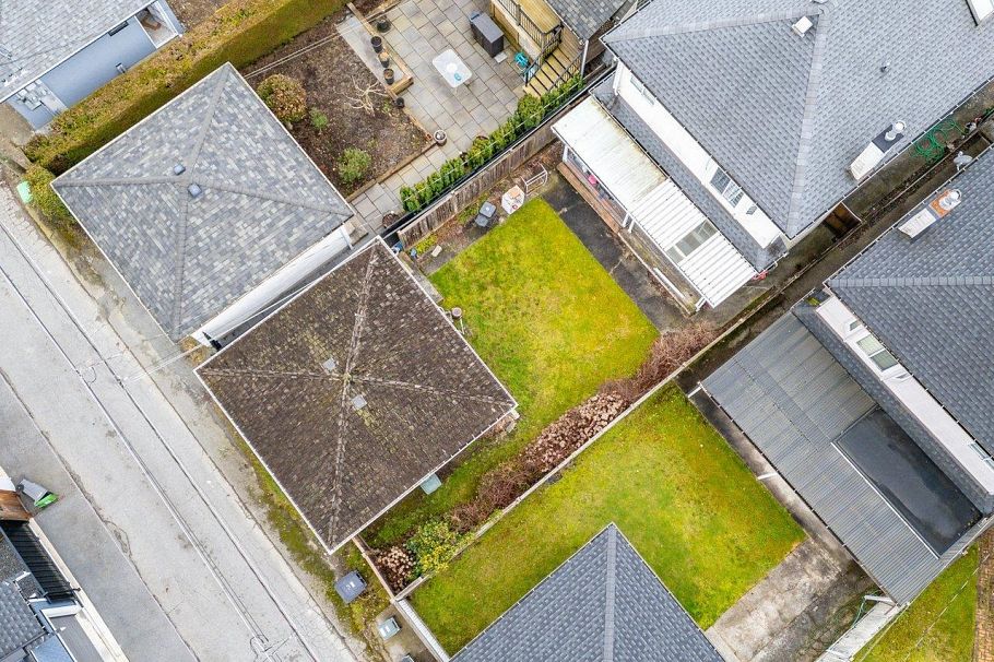 1573 W 66th Avenue Vancouver, BC - 11