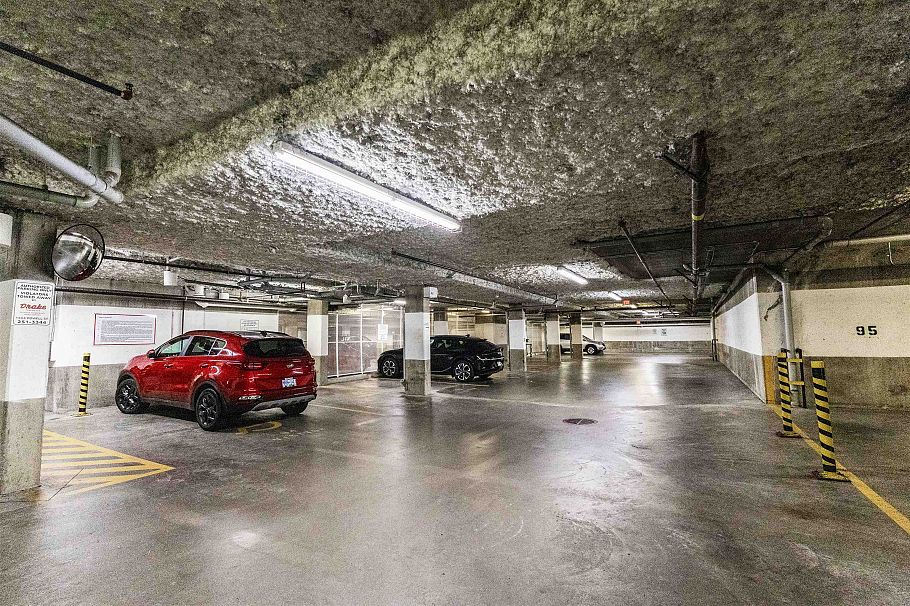 104 4883 Maclure Mews Vancouver, BC - 24