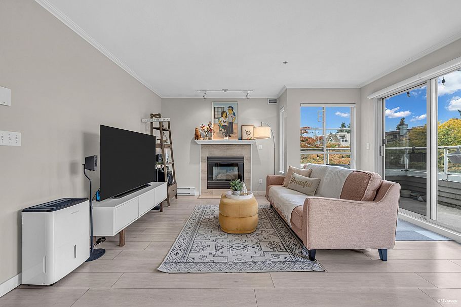 305 868 W 16th Avenue Vancouver, BC - 2