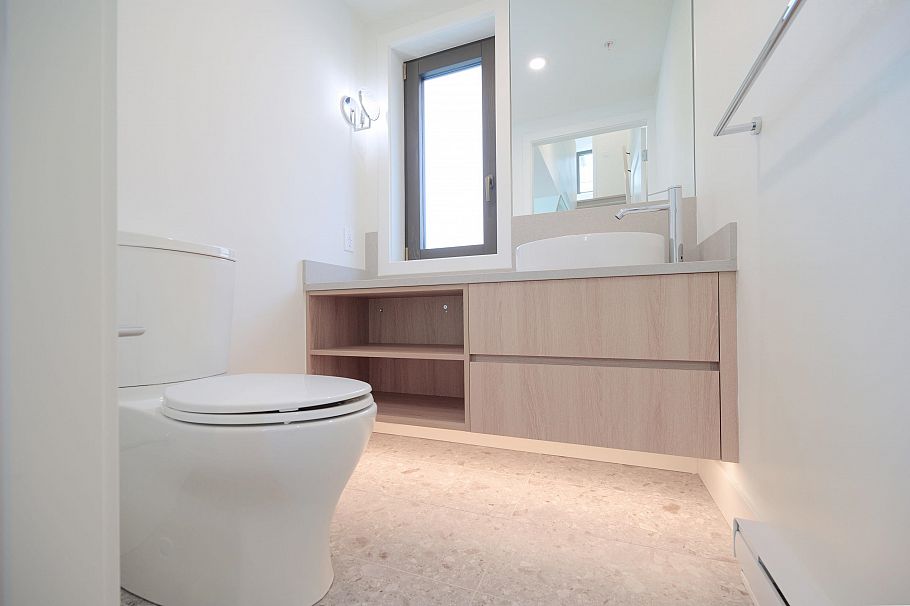 6322 Oak Street Vancouver, BC - 10