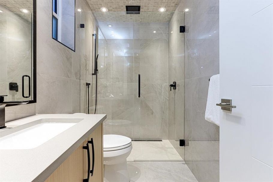 1943 E 6th Avenue Vancouver, BC - 12